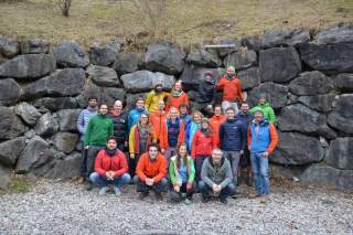 Ein Gruppenbild der Vertreter*innen aus ÖAV-Jugend und JDAV
