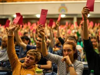 bjlt-2019-delegierten-stimmen-ab-silvan-metz-web_1064x800-id88889-4f62ccb3e8825014a8ea22d1b8898c3b.jpg