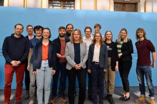 Gruppenbild der Vertreter*innen der Jugendverbände und Steffi Lemke
